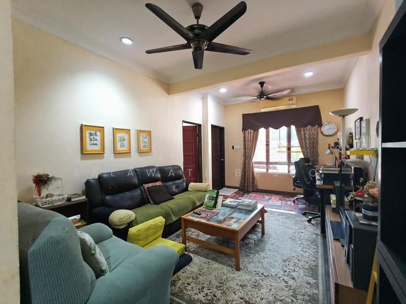 Rumah Teres 2-Tingkat untuk Dijual di Taman Sri Andalas (Klang) - Salawati Busro - Living Room - PropertyGuru.com.my