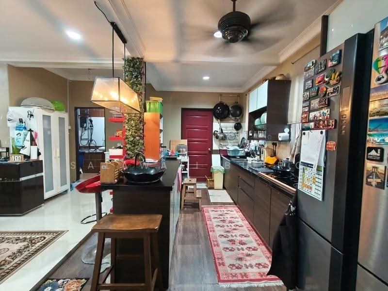 Rumah Teres 2-Tingkat untuk Dijual di Taman Sri Andalas (Klang) - Salawati Busro - Kitchen - PropertyGuru.com.my