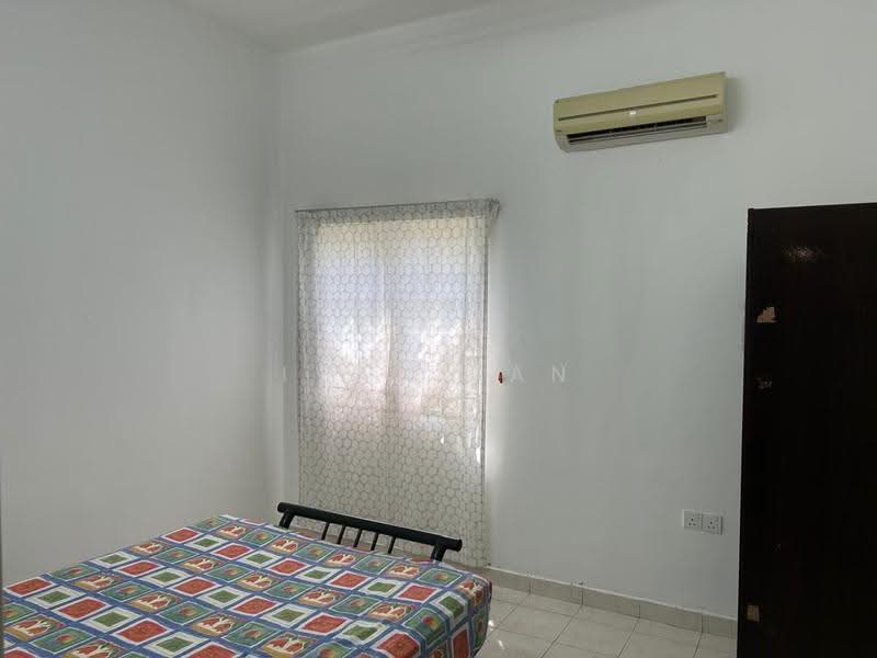 Terraced House for Sale in Taman Semenyih Mewah (Semenyih) - Ivan Tan - Bedroom - PropertyGuru.com.my