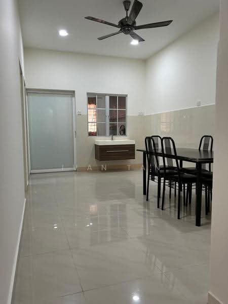 Terraced House for Sale in Taman Semenyih Mewah (Semenyih) - Ivan Tan - Dining Room - PropertyGuru.com.my