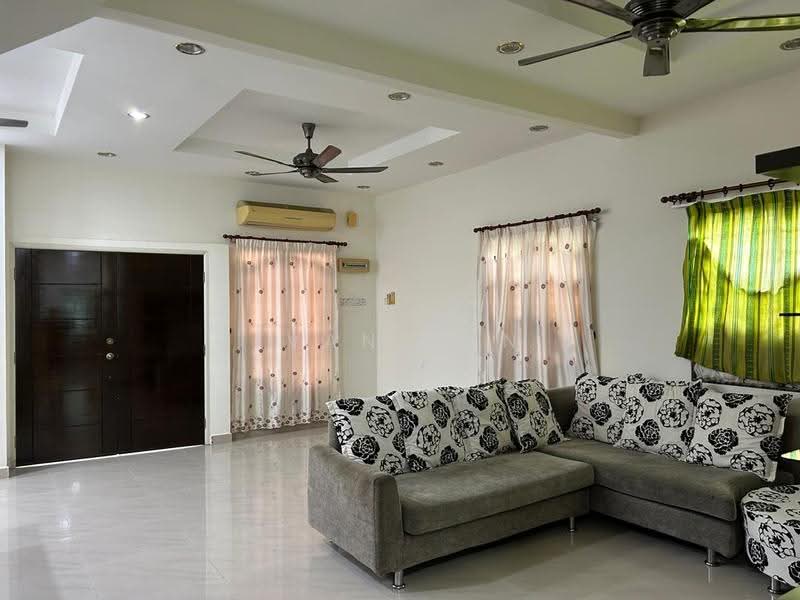 Terraced House for Sale in Taman Semenyih Mewah (Semenyih) - Ivan Tan - Living Room - PropertyGuru.com.my
