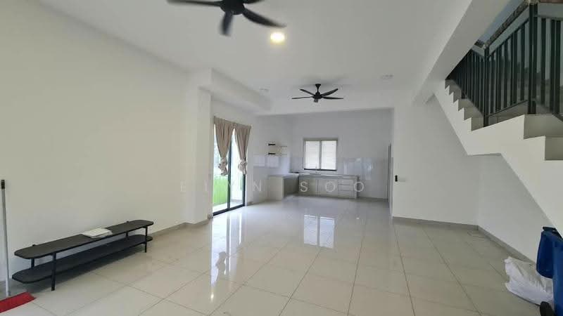 2-storey Terraced House for Rent in Telok Panglima Garang (Selangor) - Elyn Soo - Living Room - PropertyGuru.com.my