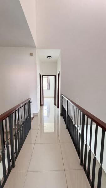 Rumah Teres 2-Tingkat untuk Disewa di Setia Safiro (Cyberjaya) - Ivy Wong - Corridor - PropertyGuru.com.my