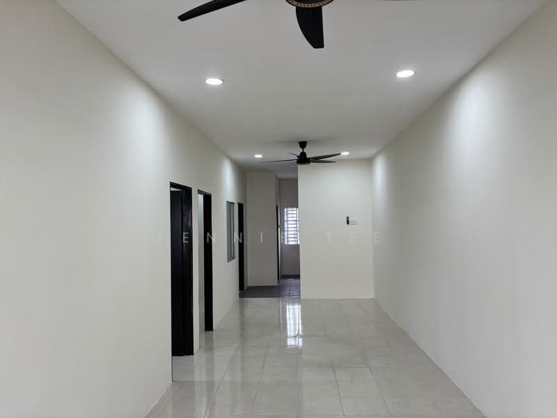 Rumah Teres 1-Tingkat untuk Disewa di Teluk Intan (Perak) - Fennie Tee - Living Room - PropertyGuru.com.my