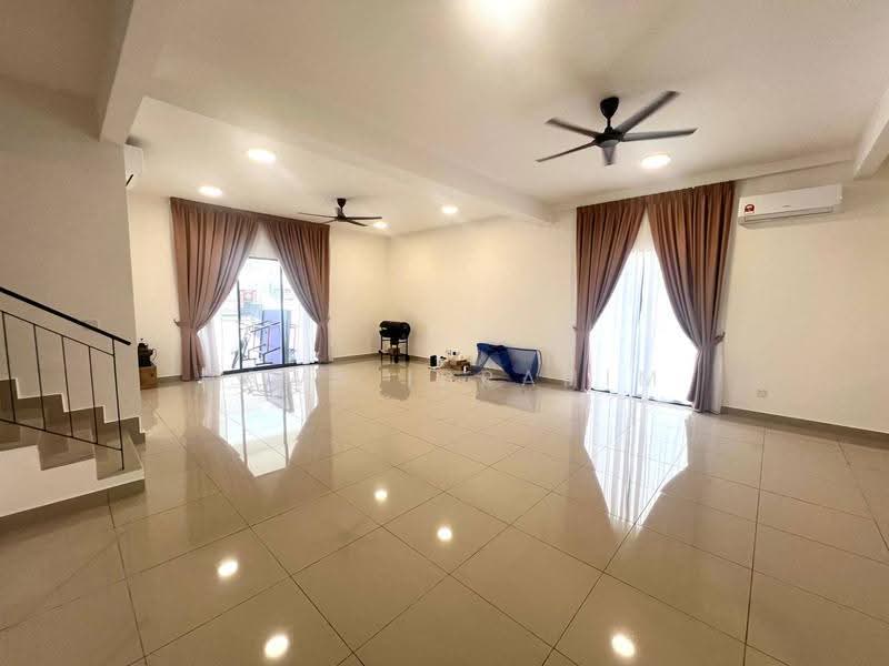 Rumah Teres 2-Tingkat untuk Dijual di Cyberjaya (Selangor) - Hawa Ibrahim - Living Room - PropertyGuru.com.my