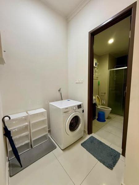 Condominium for Rent at Amberside @ Country Garden Danga Bay - Eddie Chan - Bathroom - PropertyGuru.com.my