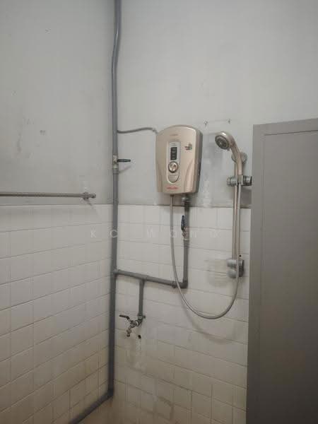 2-storey Terraced House for Sale in Taman Overseas Union (Taman Oug) (Jalan Klang Lama (Old Klang Road)) - KC Wong - Bathroom - PropertyGuru.com.my