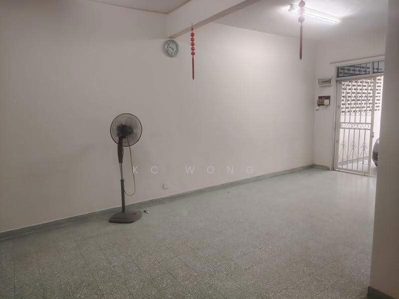 2-storey Terraced House for Sale in Taman Overseas Union (Taman Oug) (Jalan Klang Lama (Old Klang Road)) - KC Wong - Living Room - PropertyGuru.com.my