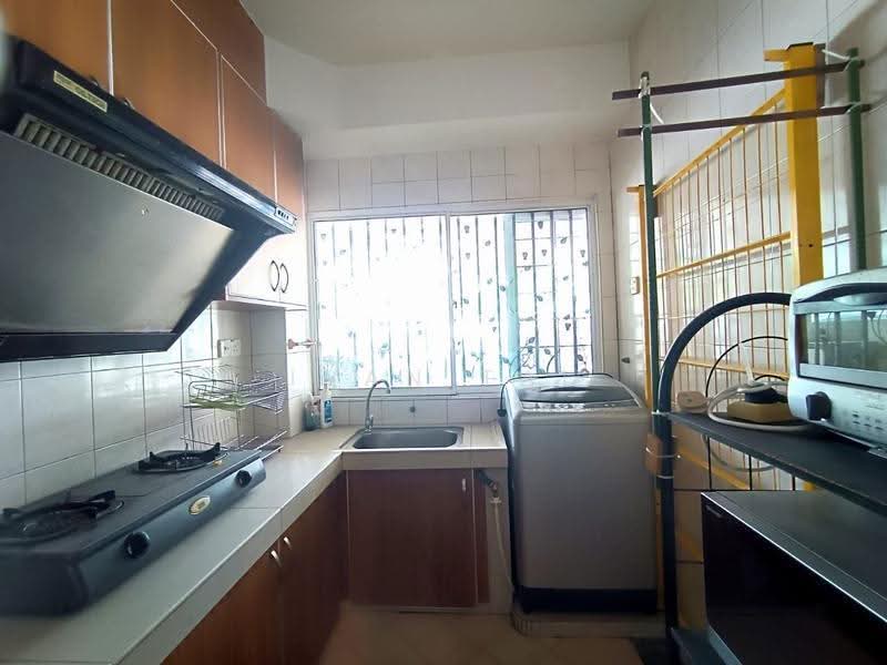 3-storey Terraced House for Sale in Tiger Lane (Ipoh) - Ivan Tai - Kitchen - PropertyGuru.com.my