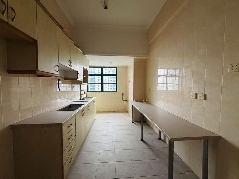 Condominium for Sale at The Straits View Condominium - Vic Lim - Kitchen - PropertyGuru.com.my