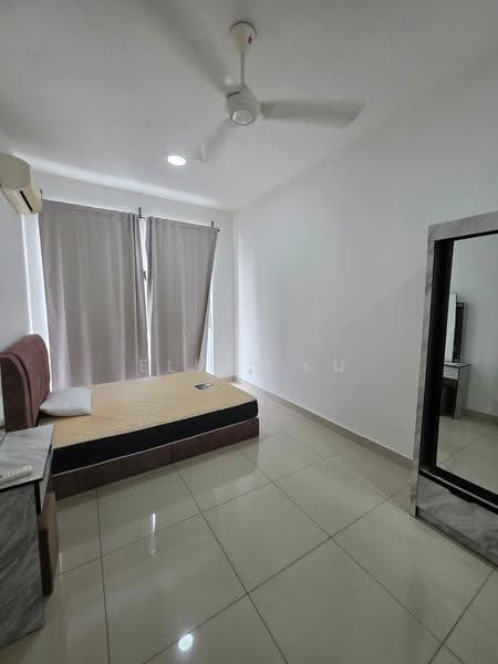 Kediaman Servis untuk Disewa di Meridin Bayvue Serviced Apartment - Elvis Ku - Bedroom - PropertyGuru.com.my