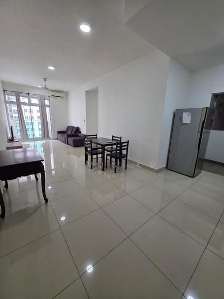 Kediaman Servis untuk Disewa di Meridin Bayvue Serviced Apartment - Elvis Ku - Living Room - PropertyGuru.com.my