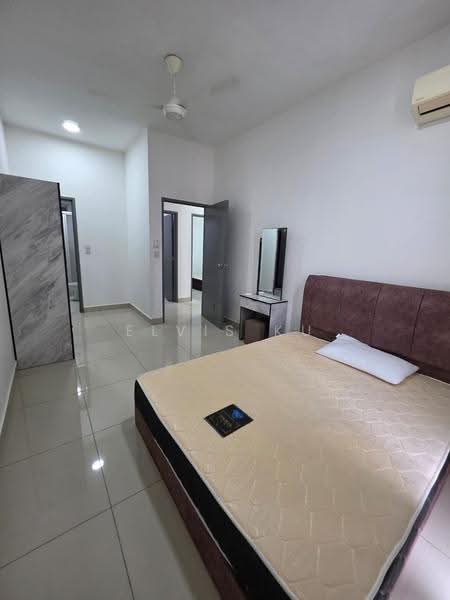 Kediaman Servis untuk Disewa di Meridin Bayvue Serviced Apartment - Elvis Ku - Bedroom - PropertyGuru.com.my