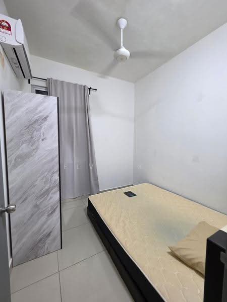 Kediaman Servis untuk Disewa di Meridin Bayvue Serviced Apartment - Elvis Ku - Bedroom - PropertyGuru.com.my