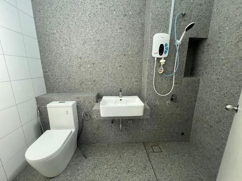 Rumah Teres 2-Tingkat untuk Disewa di Eco Majestic (Semenyih) - Mei Yee Yap - Bathroom - PropertyGuru.com.my