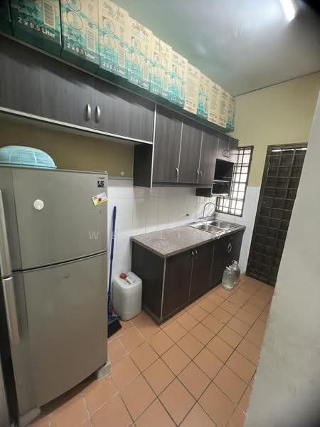 Terraced House for Sale in Bandar Putra Permai (Seri Kembangan) - Wei Liew - Kitchen - PropertyGuru.com.my