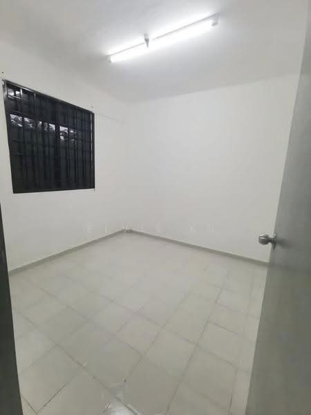 Flat for Sale at Flat Taman Ungku Tun Aminah - Elvis Ku - Interior - PropertyGuru.com.my