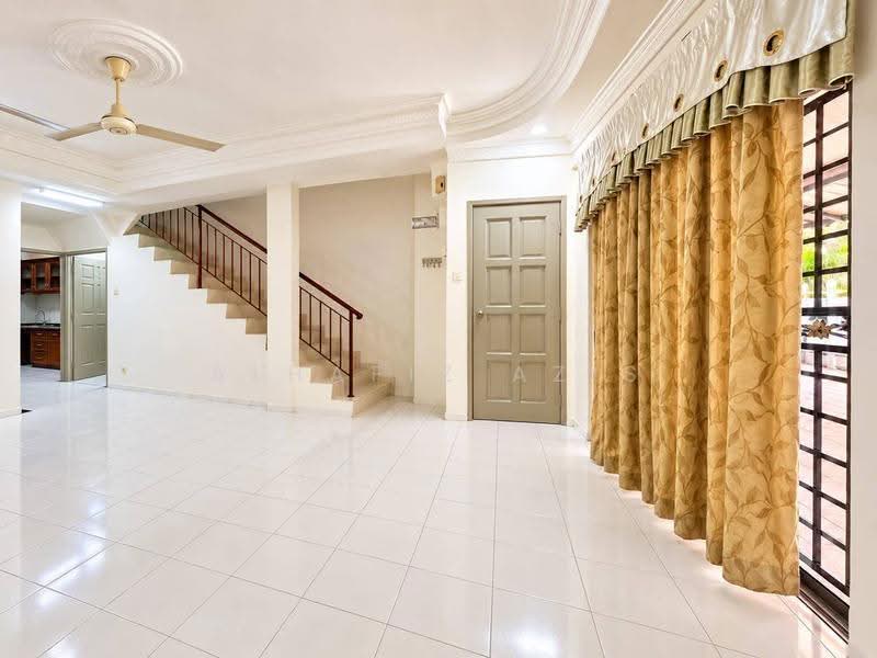 2-storey Terraced House for Sale in Taman Sri Saujana (Kota Tinggi) - ALHAFIZ AZIS - Living Room - PropertyGuru.com.my