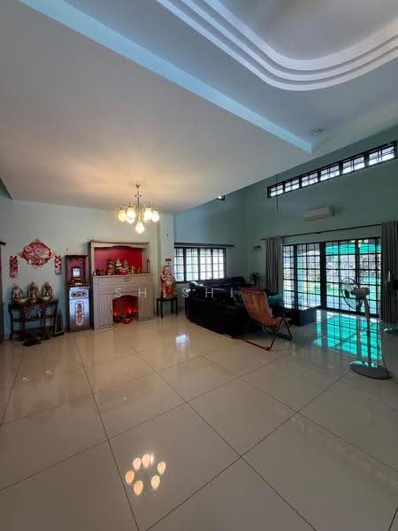 Rumah Banglo untuk Dijual di Bandar Putra Kulai (Kulai) - Shishi . - Living Room - PropertyGuru.com.my