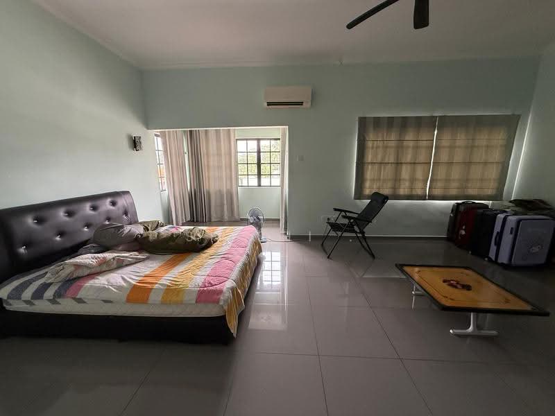 Rumah Banglo untuk Dijual di Bandar Putra Kulai (Kulai) - Shishi . - Bedroom - PropertyGuru.com.my