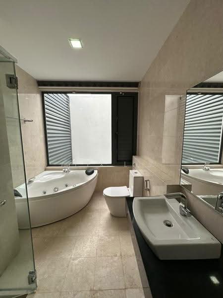 Bungalow House for Sale in Twin Palms Kemensah (Melawati) - Alex Lew - Bathroom - PropertyGuru.com.my