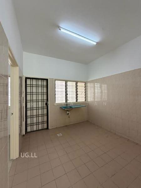 Rumah Teres untuk Disewa di Bandar Botanic (Klang) - Stella Tan - Kitchen - PropertyGuru.com.my