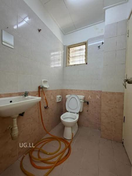 Rumah Teres untuk Disewa di Bandar Botanic (Klang) - Stella Tan - Bathroom - PropertyGuru.com.my
