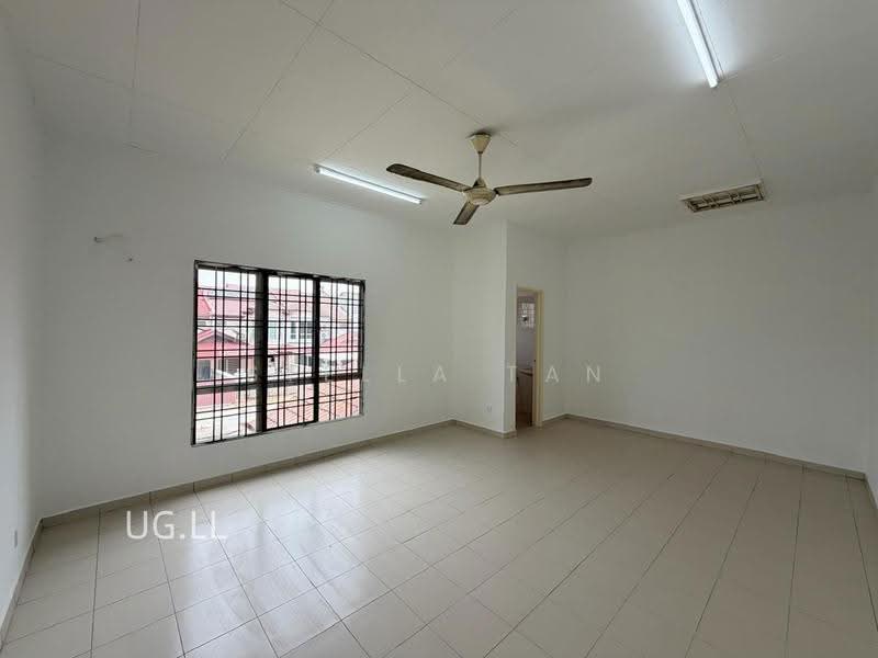 Rumah Teres untuk Disewa di Bandar Botanic (Klang) - Stella Tan - Living Room - PropertyGuru.com.my