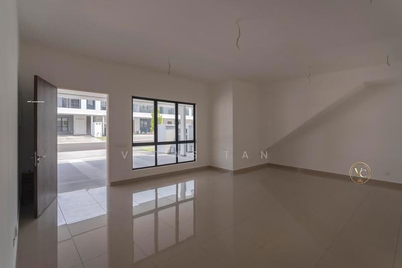 Rumah Bandar untuk Dijual di Eco Ardence (Setia Alam) - Vitas Tan - Living Room - PropertyGuru.com.my