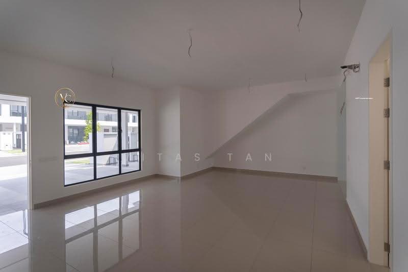 Rumah Bandar untuk Dijual di Eco Ardence (Setia Alam) - Vitas Tan - Living Room - PropertyGuru.com.my