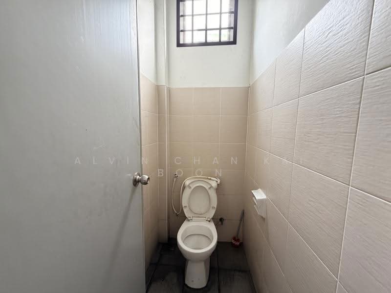 Factory for Rent in Johor Bahru (Johor) - Alvin Chan Kai Boon - Bathroom - PropertyGuru.com.my