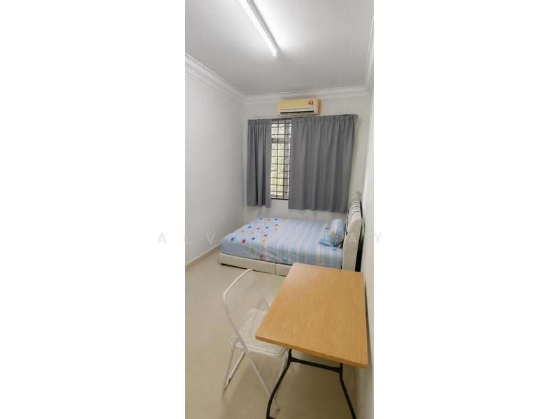 Semi-Detached House for Sale in Taman Bukit Kempas (Tampoi) - Alviss Tay - Bedroom - PropertyGuru.com.my
