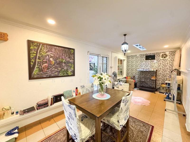 Rumah Kluster untuk Dijual di Bandar Bukit Mahkota (Bangi) - Norzi Daud - Dining Room - PropertyGuru.com.my