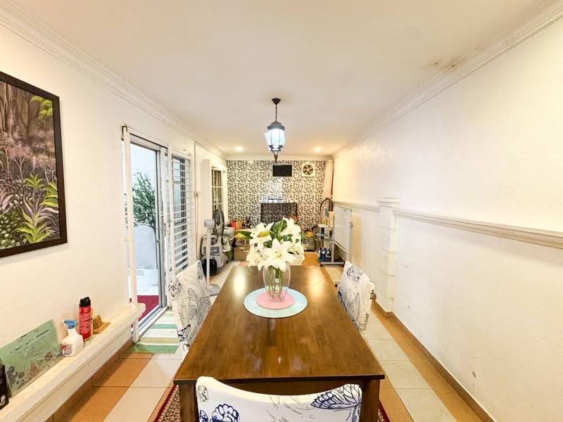 Rumah Kluster untuk Dijual di Bandar Bukit Mahkota (Bangi) - Norzi Daud - Dining Room - PropertyGuru.com.my