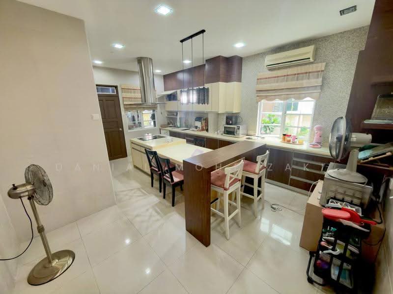 Bungalow House for Sale in Bandar Putra Permai (Seri Kembangan) - Danial Mohd Zaki - PropertyGuru.com.my