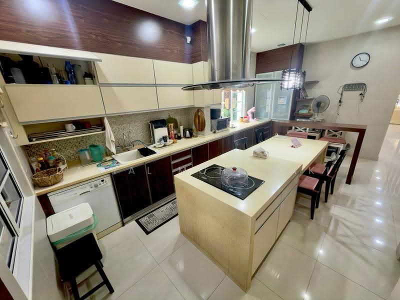 Bungalow House for Sale in Bandar Putra Permai (Seri Kembangan) - Danial Mohd Zaki - PropertyGuru.com.my