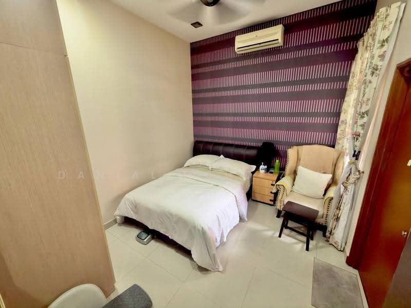 Bungalow House for Sale in Bandar Putra Permai (Seri Kembangan) - Danial Mohd Zaki - PropertyGuru.com.my