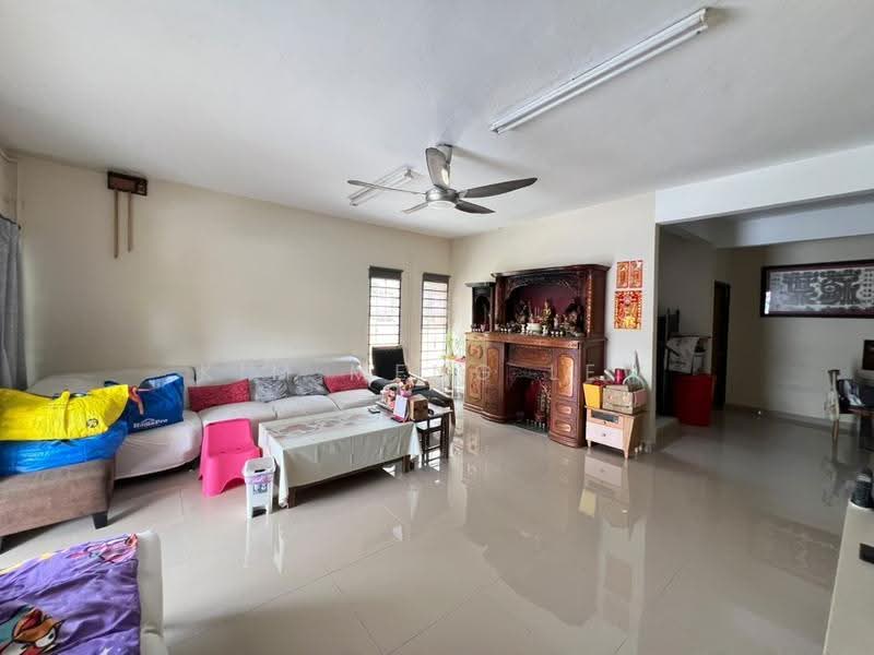 Bungalow House for Sale in Taman Kepong (Kepong) - Kim Meng Lew - Living Room - PropertyGuru.com.my
