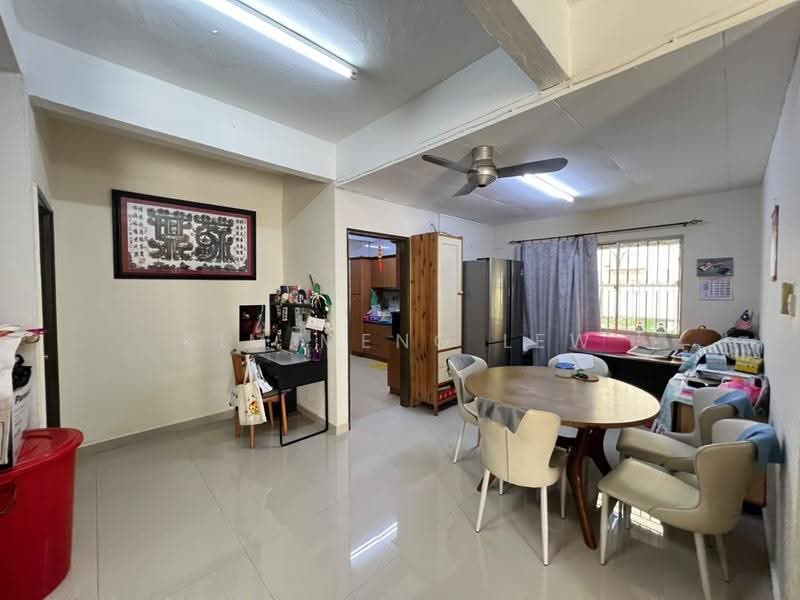 Bungalow House for Sale in Taman Kepong (Kepong) - Kim Meng Lew - Living Room - PropertyGuru.com.my