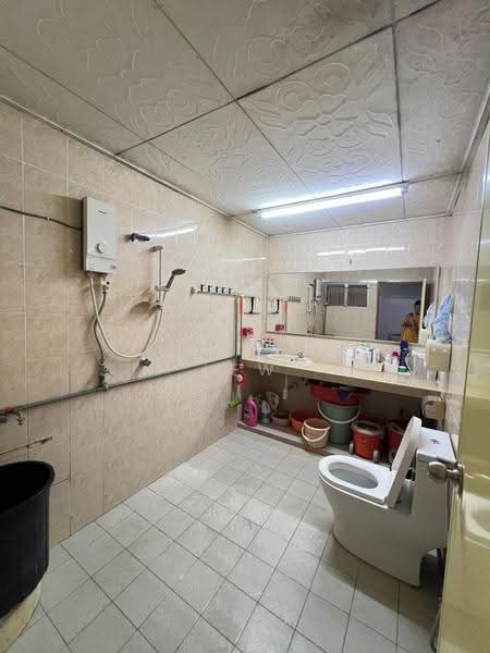 Bungalow House for Sale in Taman Kepong (Kepong) - Kim Meng Lew - Bathroom - PropertyGuru.com.my
