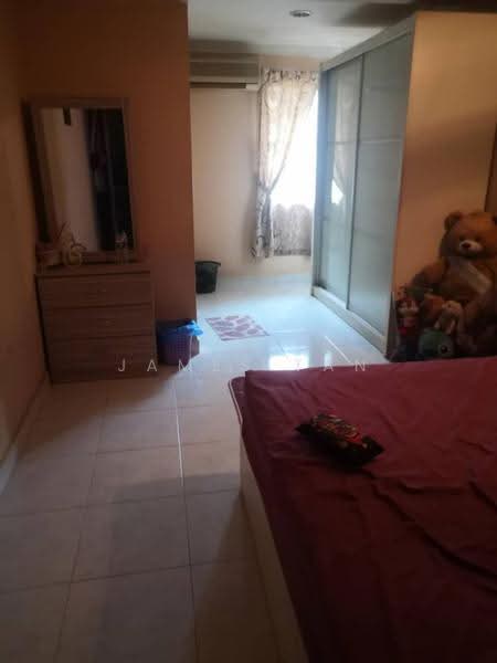 Rumah Teres 2-Tingkat untuk Dijual di Taman Mastiara (Jalan Ipoh) - James Tan - Bedroom - PropertyGuru.com.my