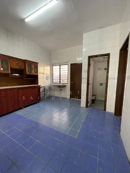 Rumah Teres 2-Tingkat untuk Disewa di Seksyen 7 (Shah Alam) - Aizat Saifulrullah - Kitchen - PropertyGuru.com.my