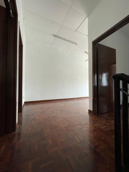 Rumah Teres 2-Tingkat untuk Disewa di Seksyen 7 (Shah Alam) - Aizat Saifulrullah - Corridor - PropertyGuru.com.my