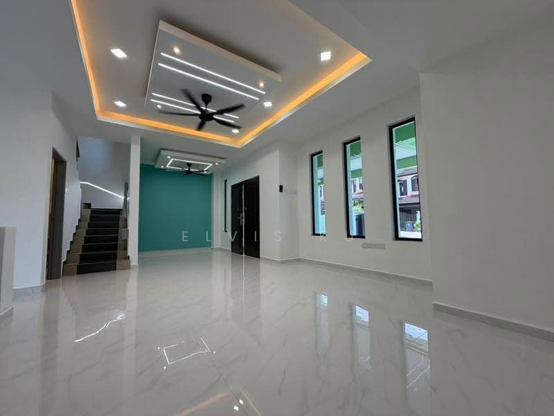 Rumah Teres 2-Tingkat untuk Dijual di Bandar Seri Alam (Masai) - Elvis Ku - Living Room - PropertyGuru.com.my
