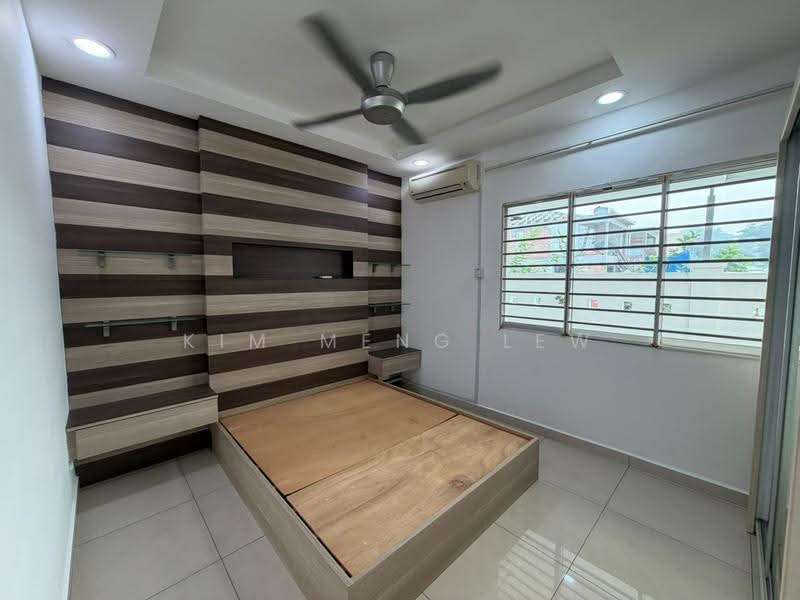 1.5-storey Terraced House for Sale in Bandar Sri Damansara (Selangor) - Kim Meng Lew - Bedroom - PropertyGuru.com.my