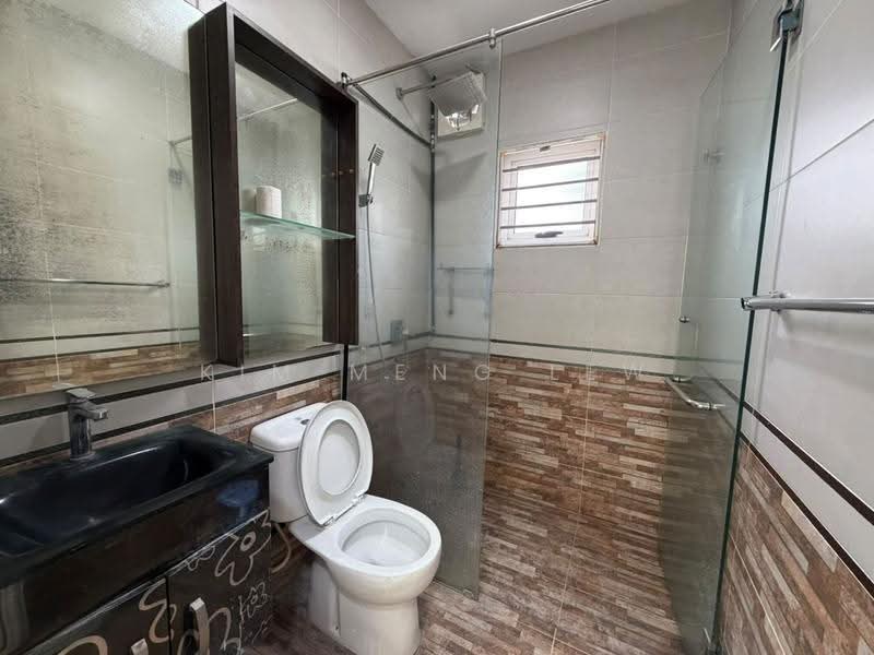 1.5-storey Terraced House for Sale in Bandar Sri Damansara (Selangor) - Kim Meng Lew - Bathroom - PropertyGuru.com.my