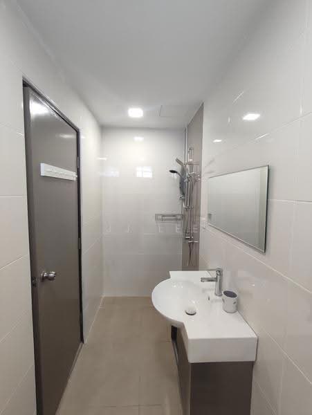 Service Residence for Rent at SkyVille 8 @ Benteng 8 - JJ Lee - Bathroom - PropertyGuru.com.my