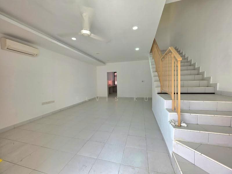 2-storey Terraced House for Sale in Taman Scientex Senai (Senai) - Elvis Ku - Living Room - PropertyGuru.com.my