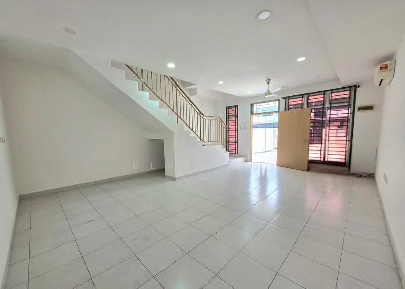 2-storey Terraced House for Sale in Taman Scientex Senai (Senai) - Elvis Ku - Living Room - PropertyGuru.com.my