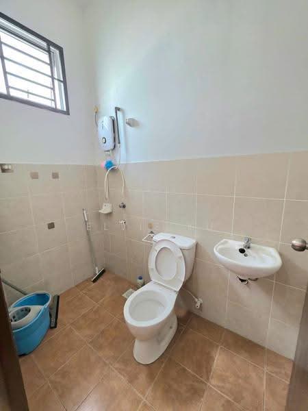 2-storey Terraced House for Sale in Taman Scientex Senai (Senai) - Elvis Ku - Bathroom - PropertyGuru.com.my